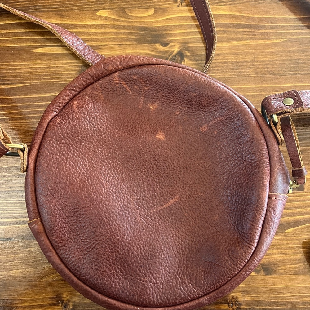 Portland Leather Crossbody Bag - Picture 2 of 3